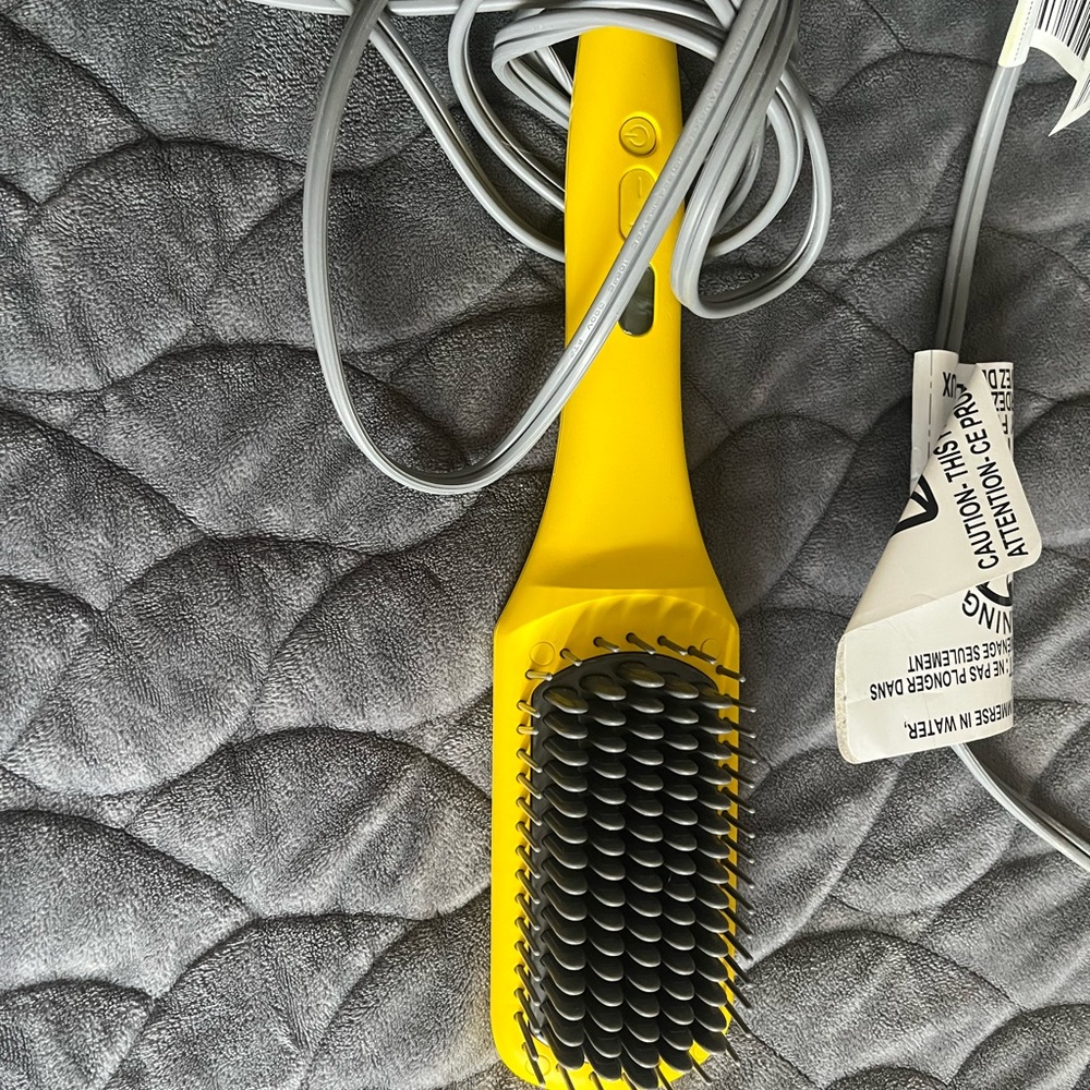 Dry ar heated straightening brush